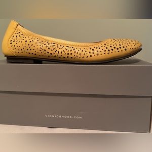 Vionic flats size 7 women’s
